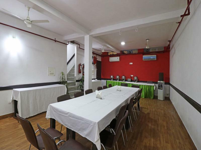 Hotel Chalet New Delhi Exterior photo