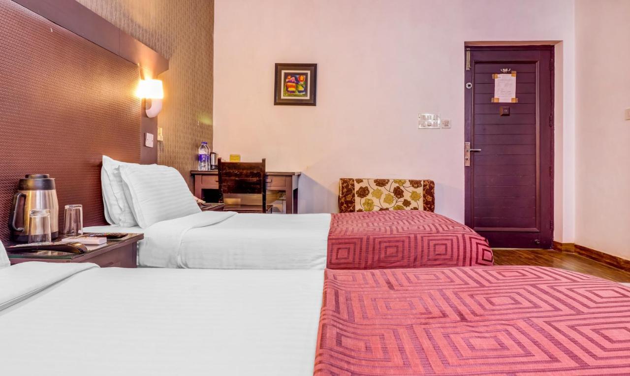 Hotel Chalet New Delhi Exterior photo